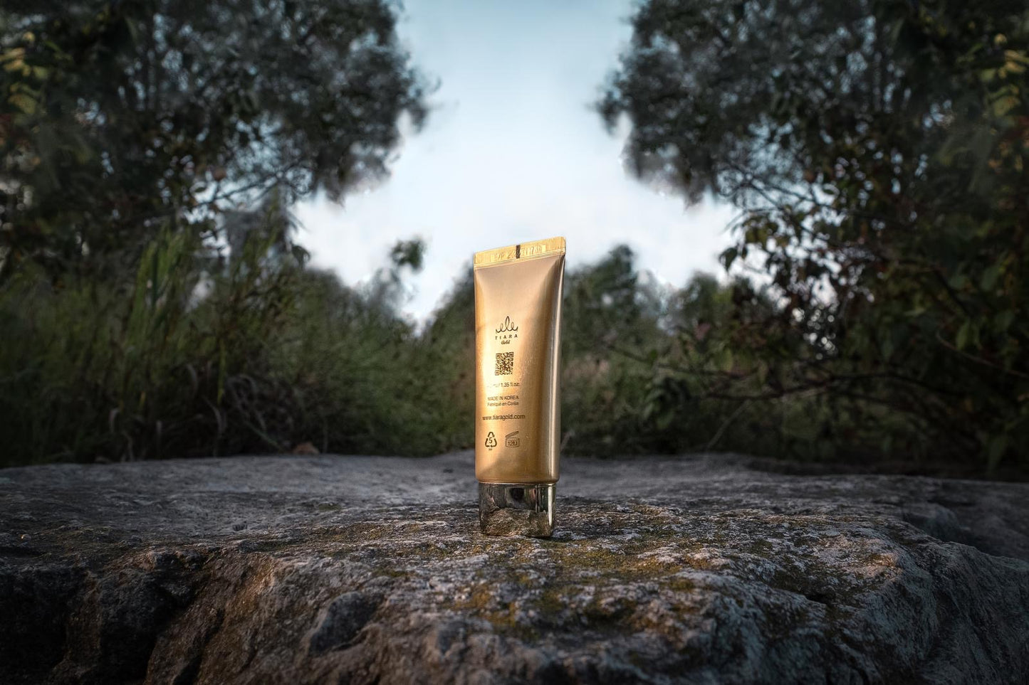 BB CREAM TIARA GOLD TONO LIGHT.