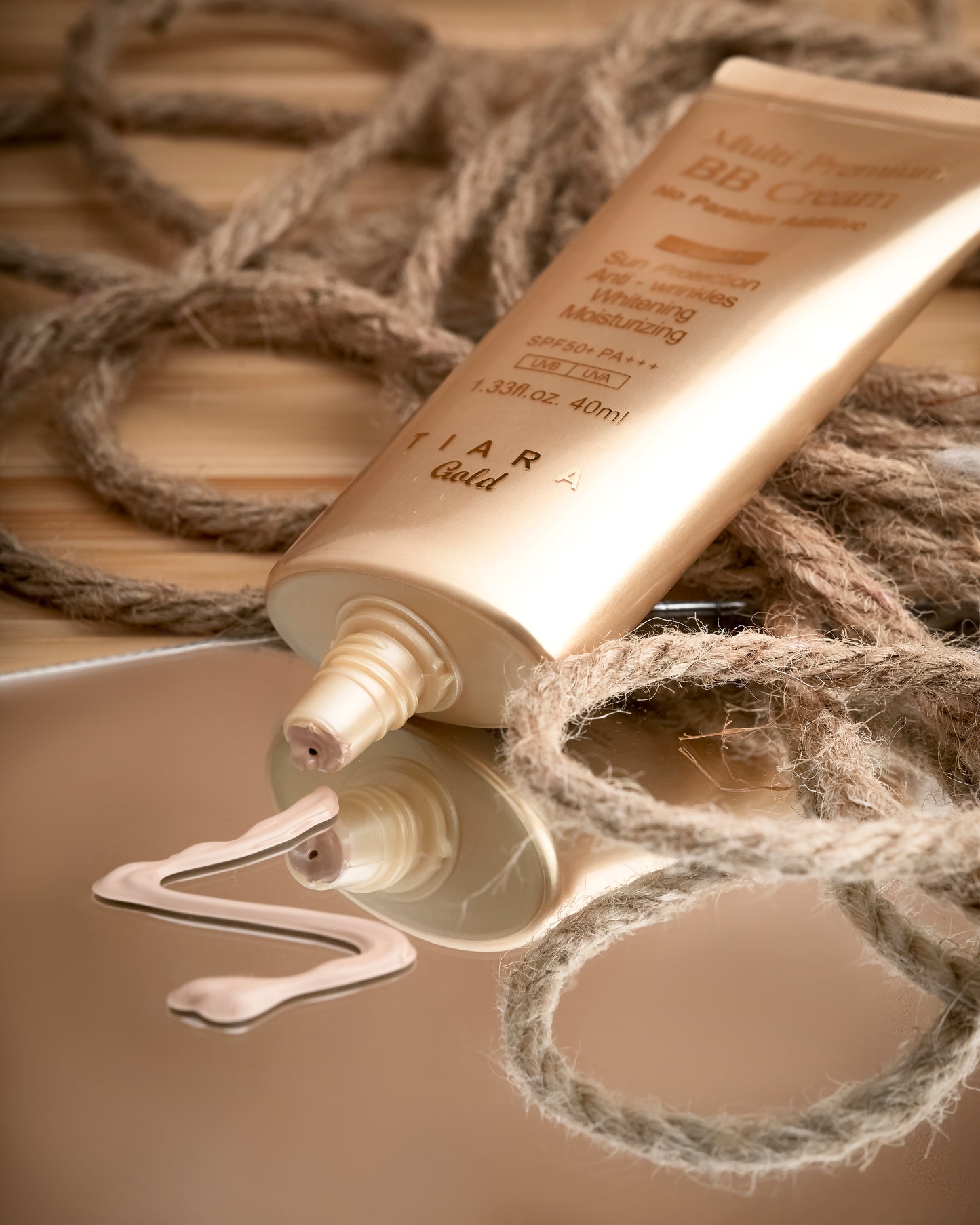 BB CREAM TIARA GOLD TONO LIGHT.